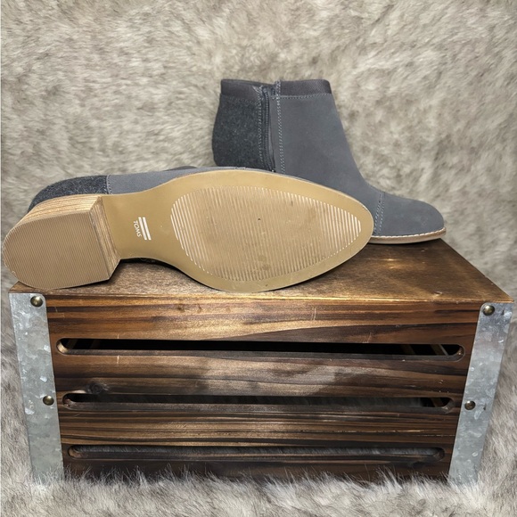 Toms Charcoal Ankle Booties - Picture 5 of 6
